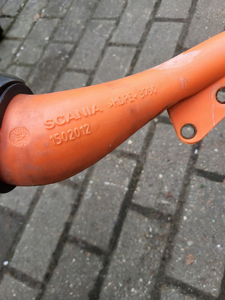 фото №4, Заливная горловина трубка труба масла двигателя scania r 1502012