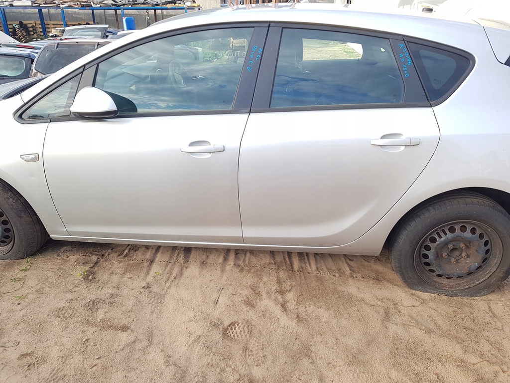 фото №1, Opel astra j iv 4 дверь левая перед передние z176