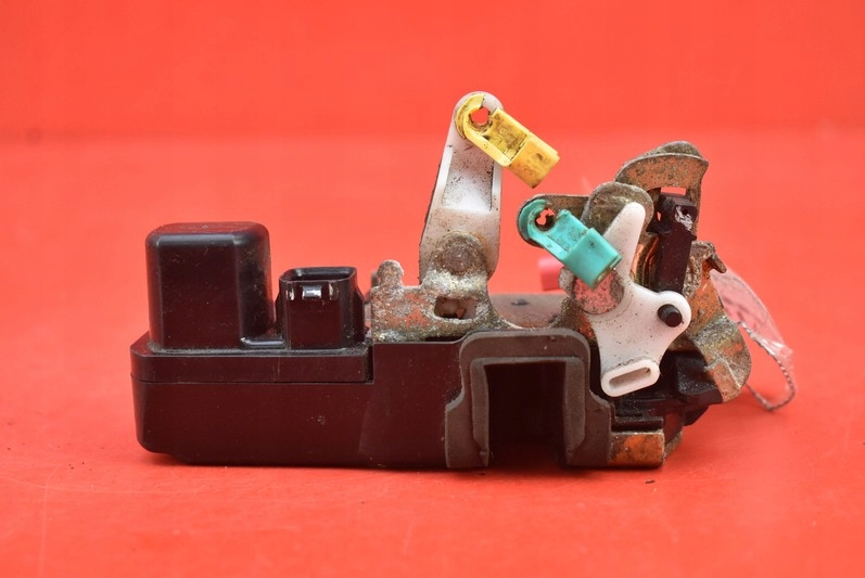 фото №1, Замок дверь левый задняя задний dodge magnum 03-08