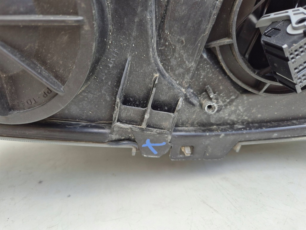 Iveco stralis 10r050081 led правая лампа передняя Цена