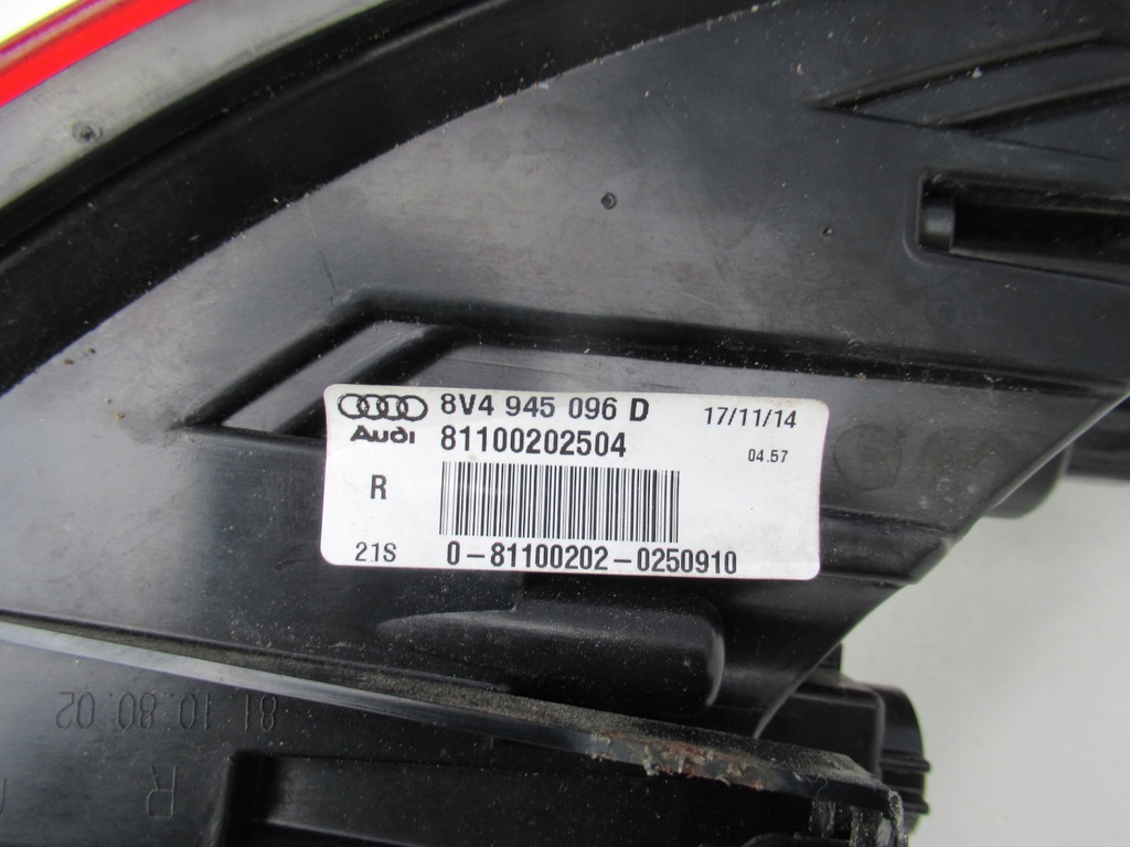 фото №11, Audi a3 sportback лампа задня права led 8v4945096d