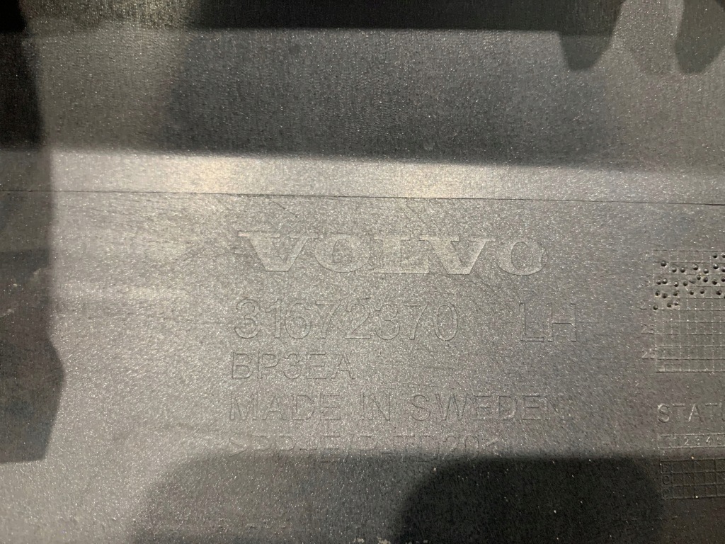 Volvo xc90 накладка поріг поріг лівий колір 492 Недорого