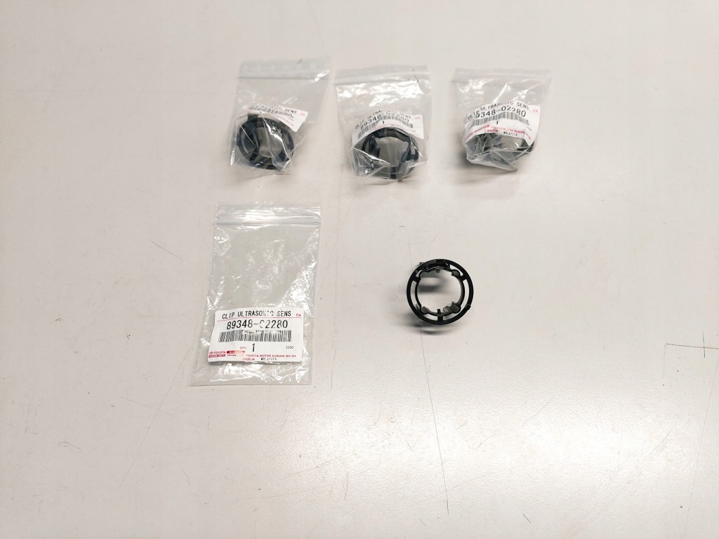 фото №1, Corolla e16 lift 16-18 кронштейн датчиків pdc задня