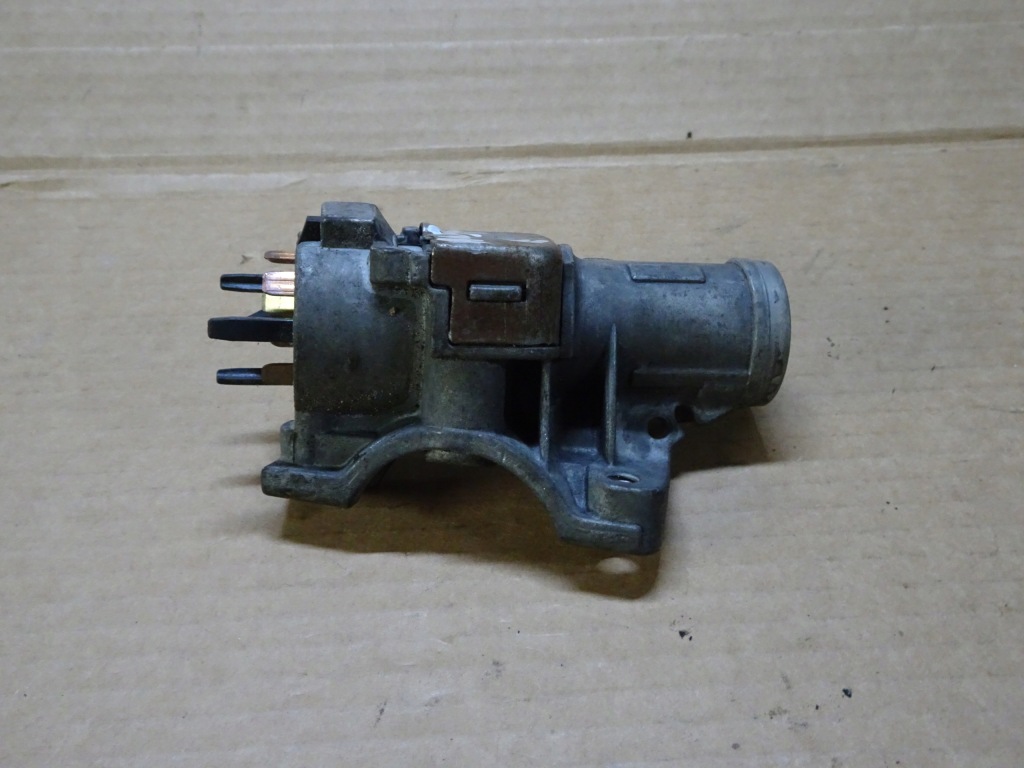 фото №1, Audi a4 b7 корпус замка зажигания 4b0905851q