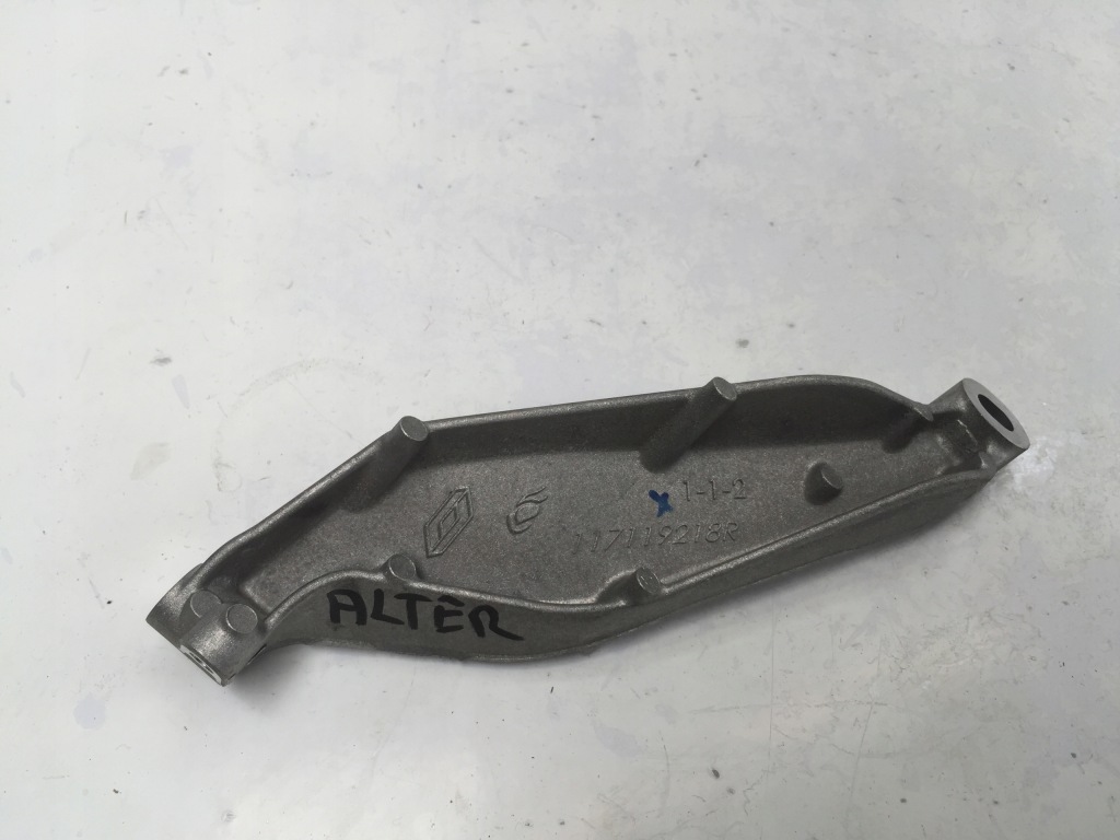 фото №1, Qashqai iii j12 кронштейн кронштейн двигателя генератора 117119218r