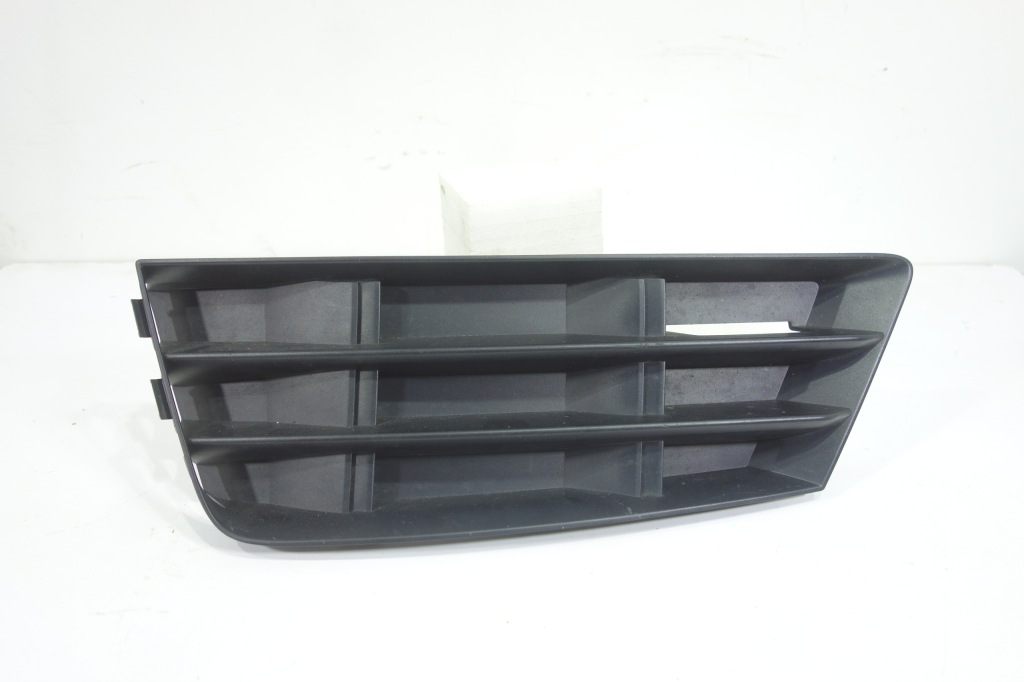 фото №1, Решётка бампера перед левая audi a4 b9 8w0