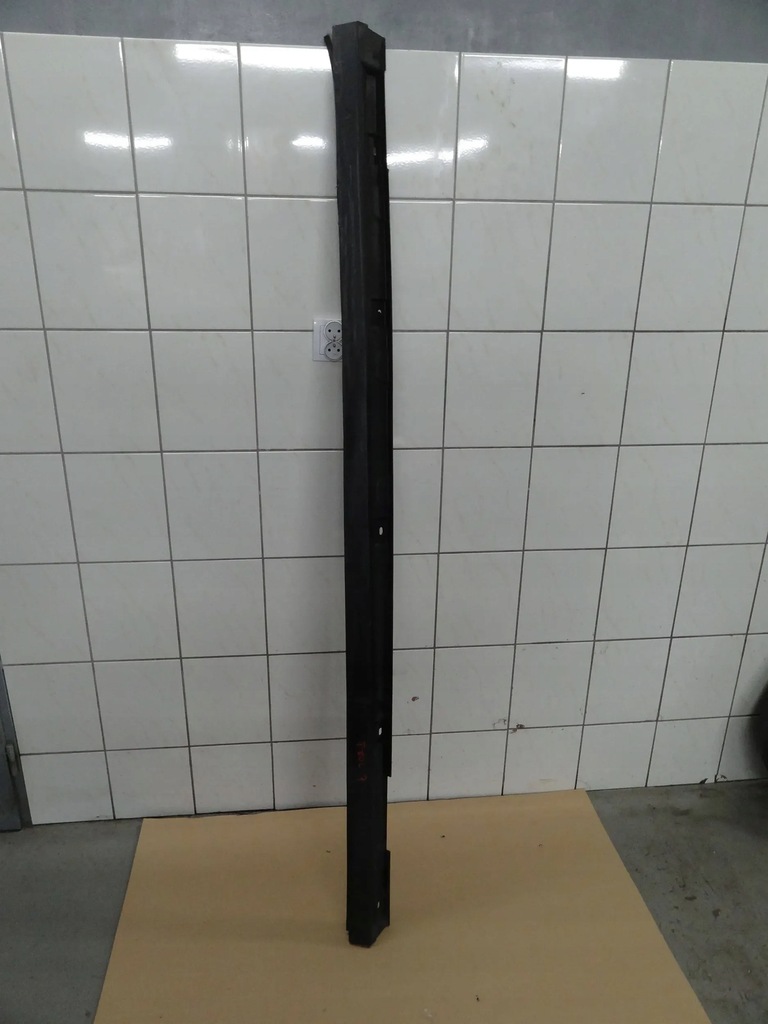 фото №1, Vw t-roc 2021 молдинг порог правая 2ga853856b поцарапанный