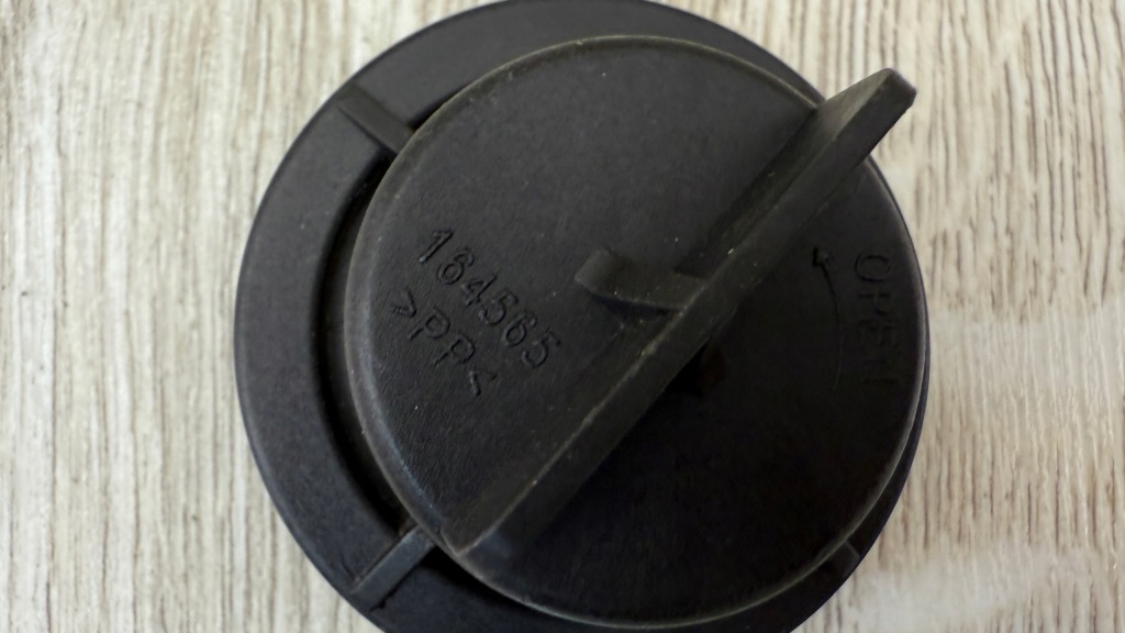 Заглушка крышка лампы opel corsa e insignia renault trafic 164565 gf63 Доставка