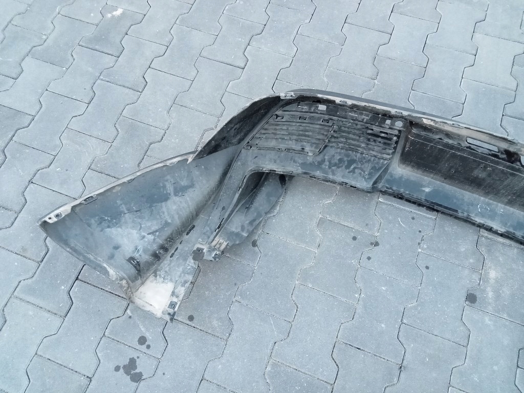 фото №9, Porsche taycan 9j0 - бампер спойлер дифузор задня 9j0807983f