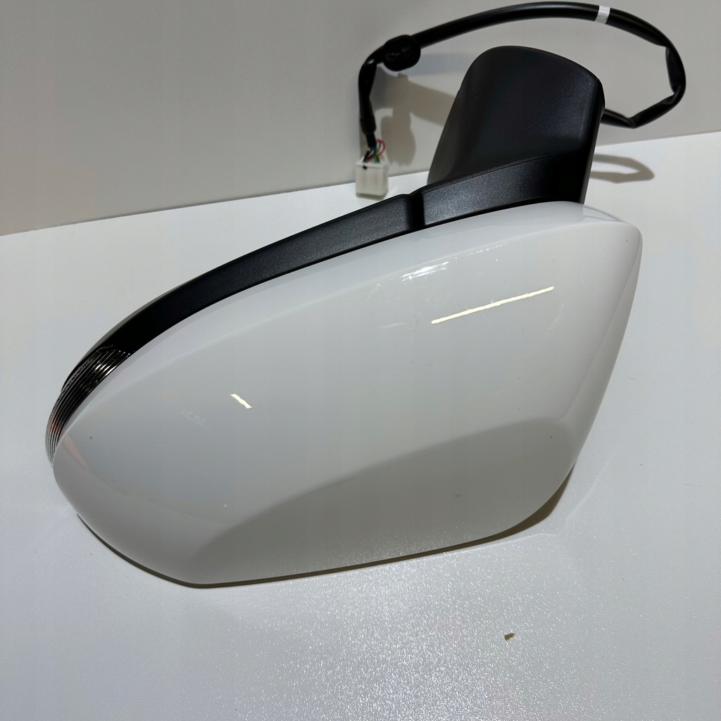 фото №8, Toyota yaris cross зеркало левая 8 pin