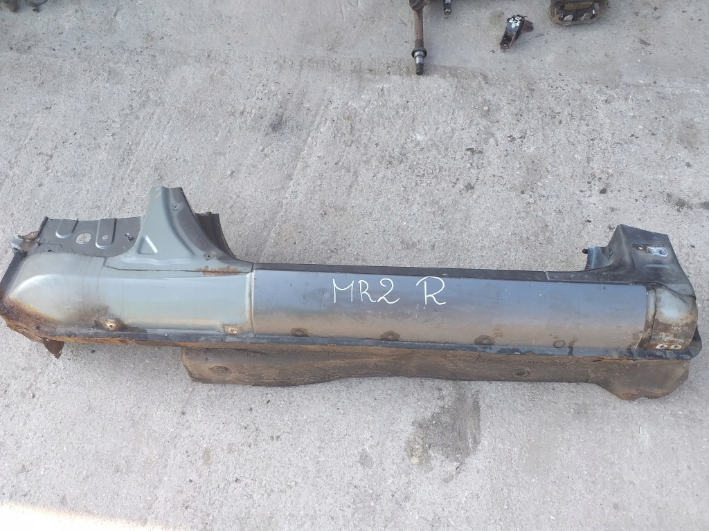 фото №1, Toyota mr2 порог правый обшивка