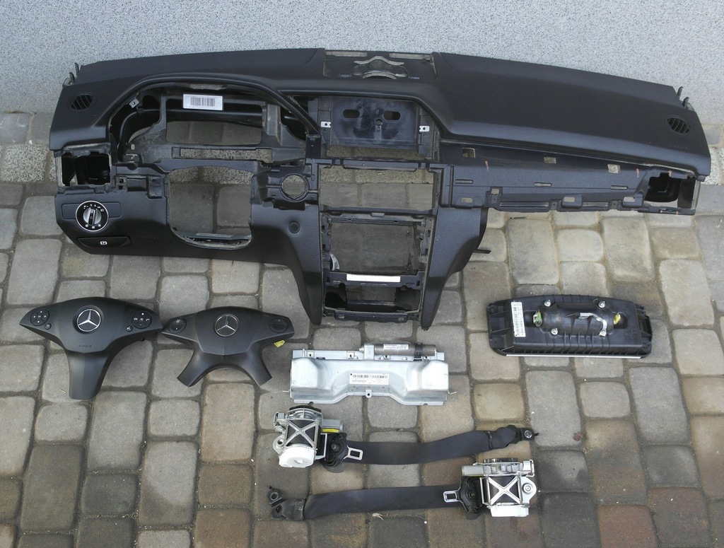 фото №1, Mercedes glk x204 подушка безпеки ремені панель приладів полиця pulpit