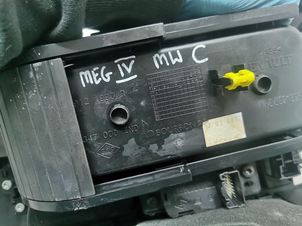 фото №9, Тунель панель середній renault megane iv 969121990r