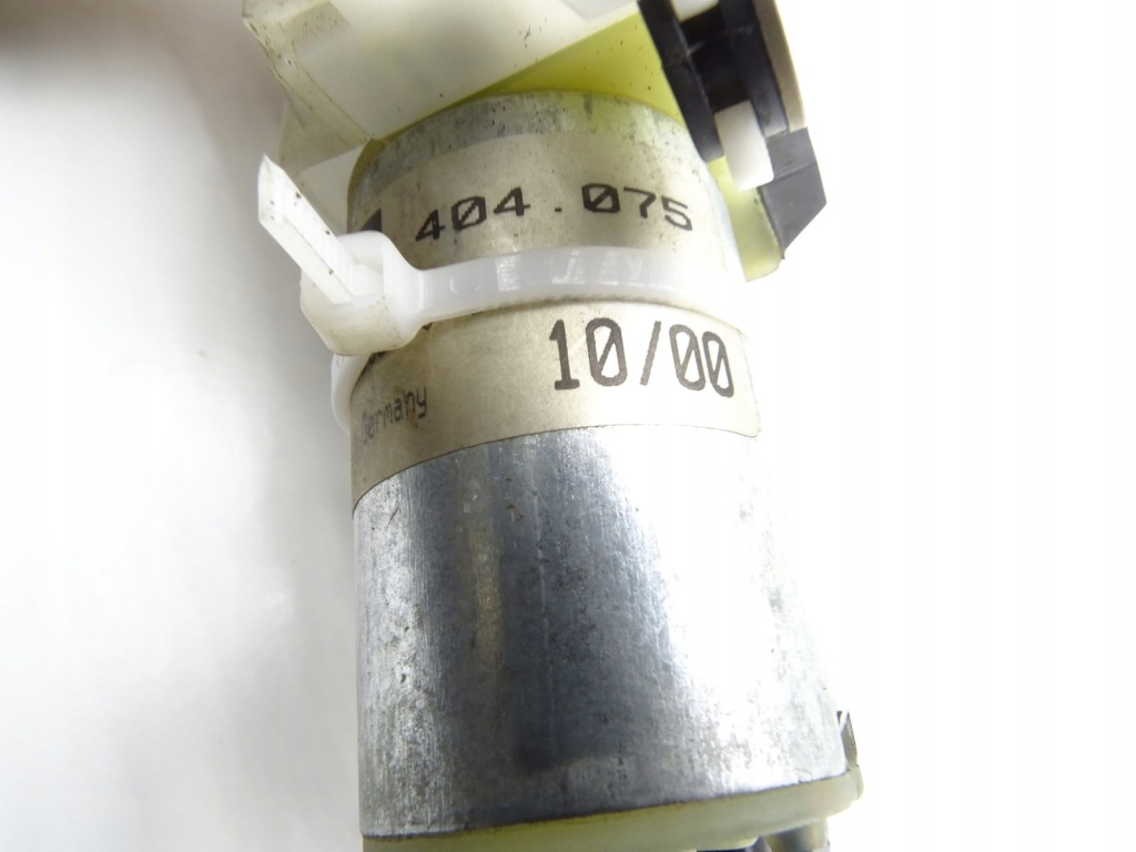 фото №10, Регулювання висоти поперечина audi a8 d2 4d0857833