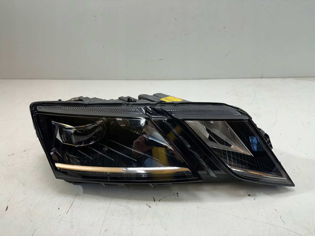 фото №1, Лампа правая перед skoda octavia iii 3 lift full led