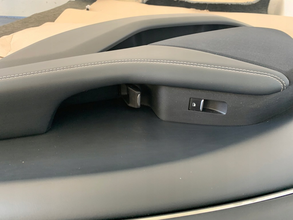 фото №8, Ford mustang mach-e rwd 21r обшивка обивка дверь правый задняя задний оригинал