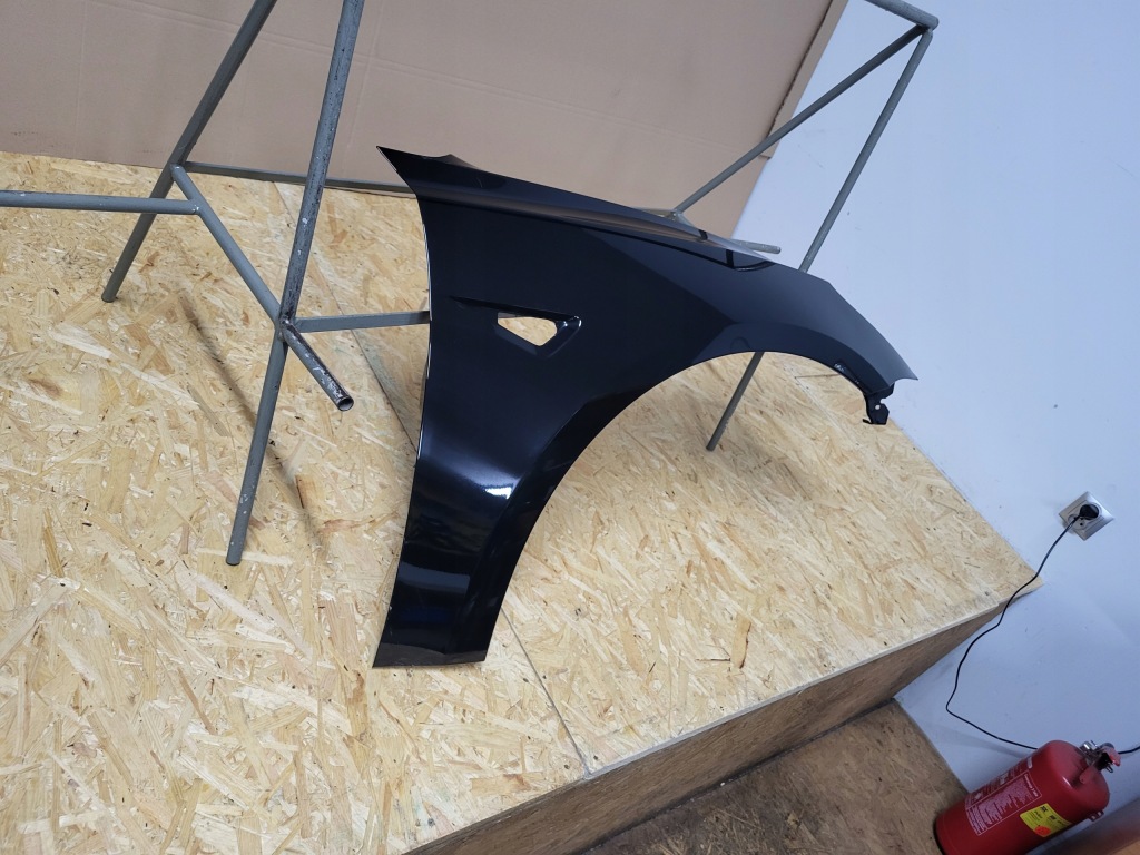 Tesla 3 3 крыло  передний перед правый  оригинальный Цена