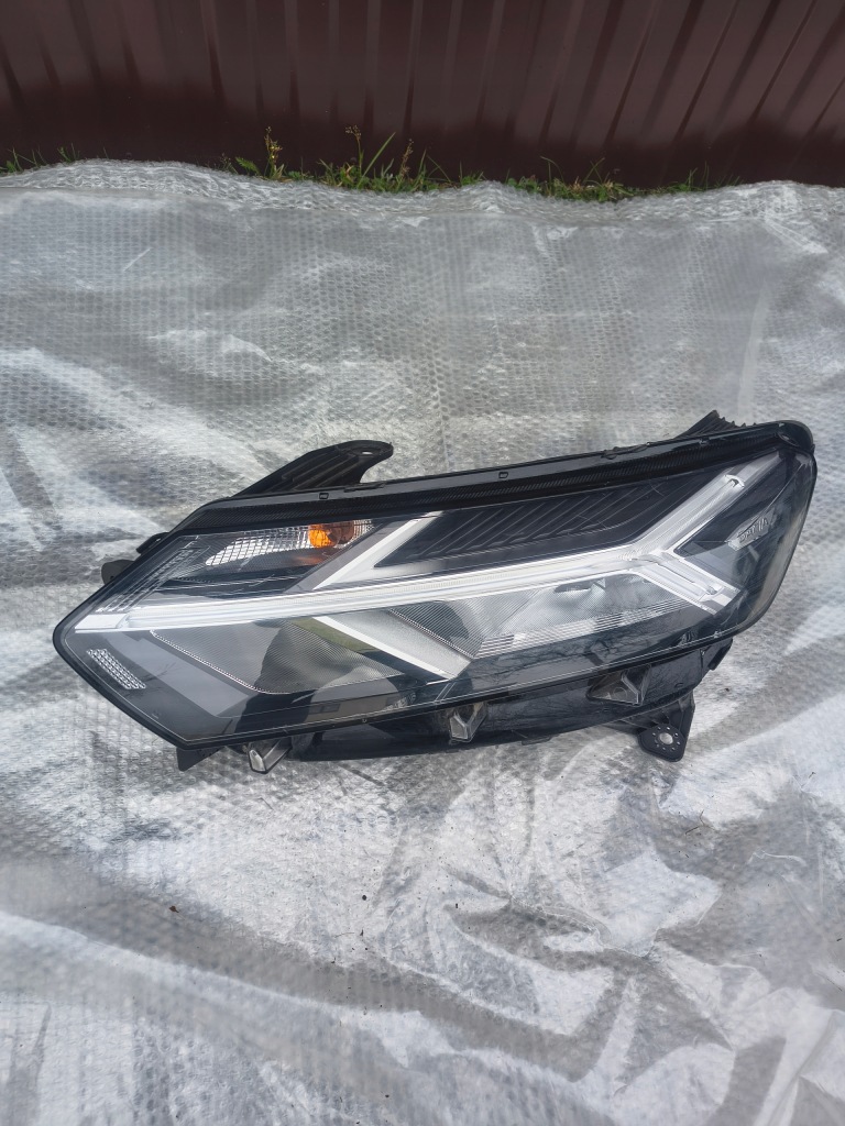 Купити Фара передня перед ліва dacia sandero 3 3 jogger logan led 260605914r