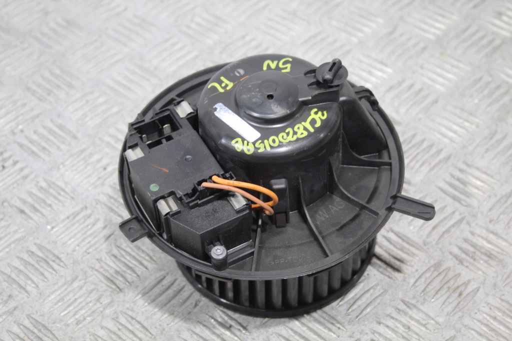 фото №1, Воздуходувка отопителя vw tiguan 5n0 lift