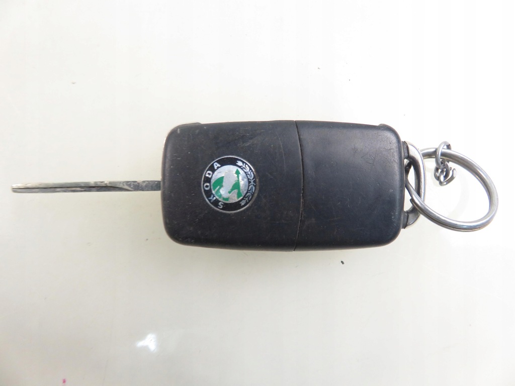 фото №10, Замок зажигания вкладыши skoda roomster 4b0905851c