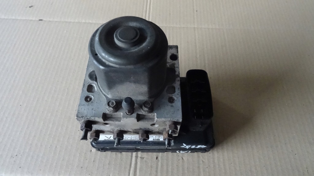 фото №1, Toyota avensis verso t22 2.0 d4d насос abs 8954144050