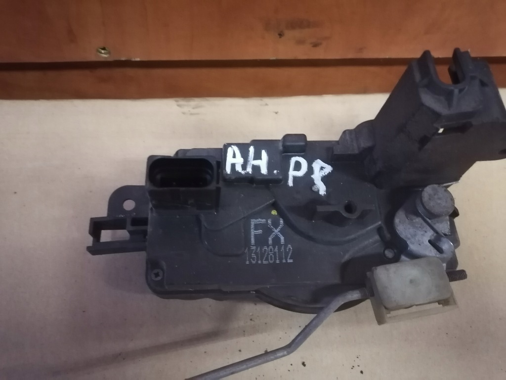 фото №1, Замок дверь перед правый opel astra h 13128112