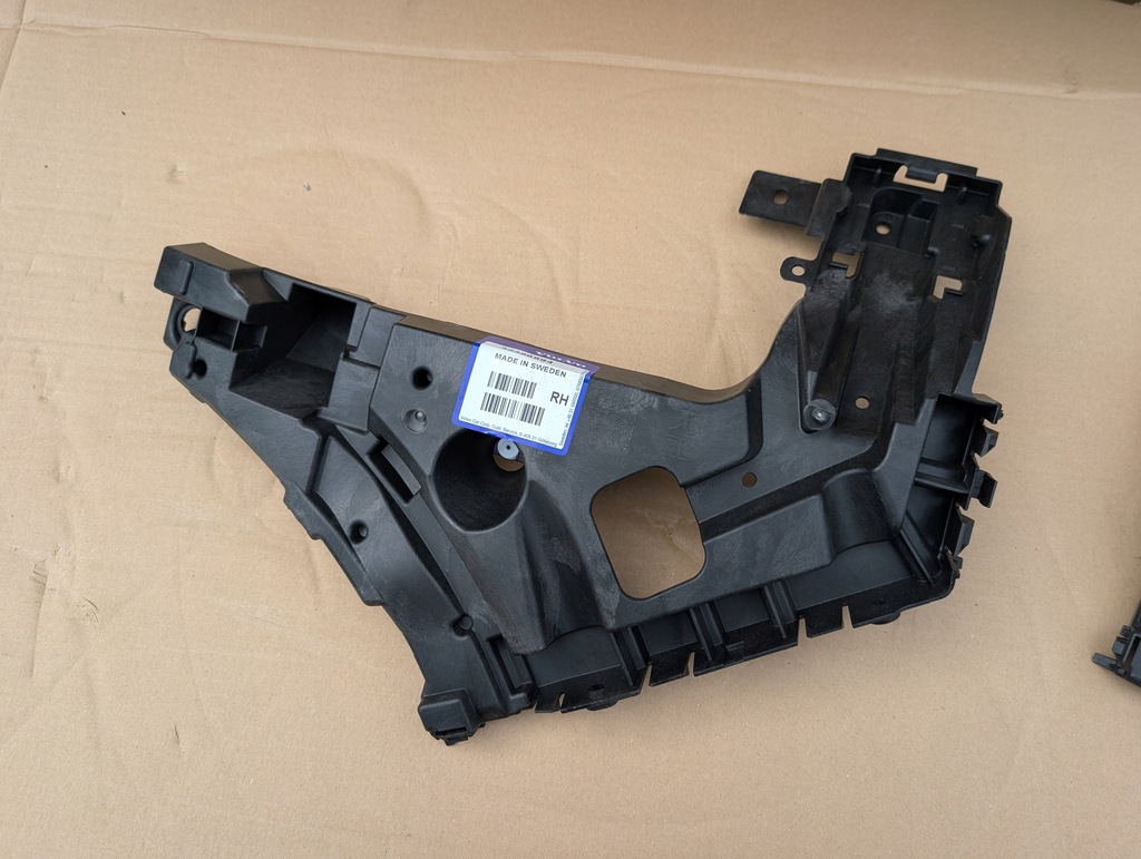 фото №9, Volvo xc40 ex40 c40 recharge напрямна кронштейн бампера правий лівий задня новий