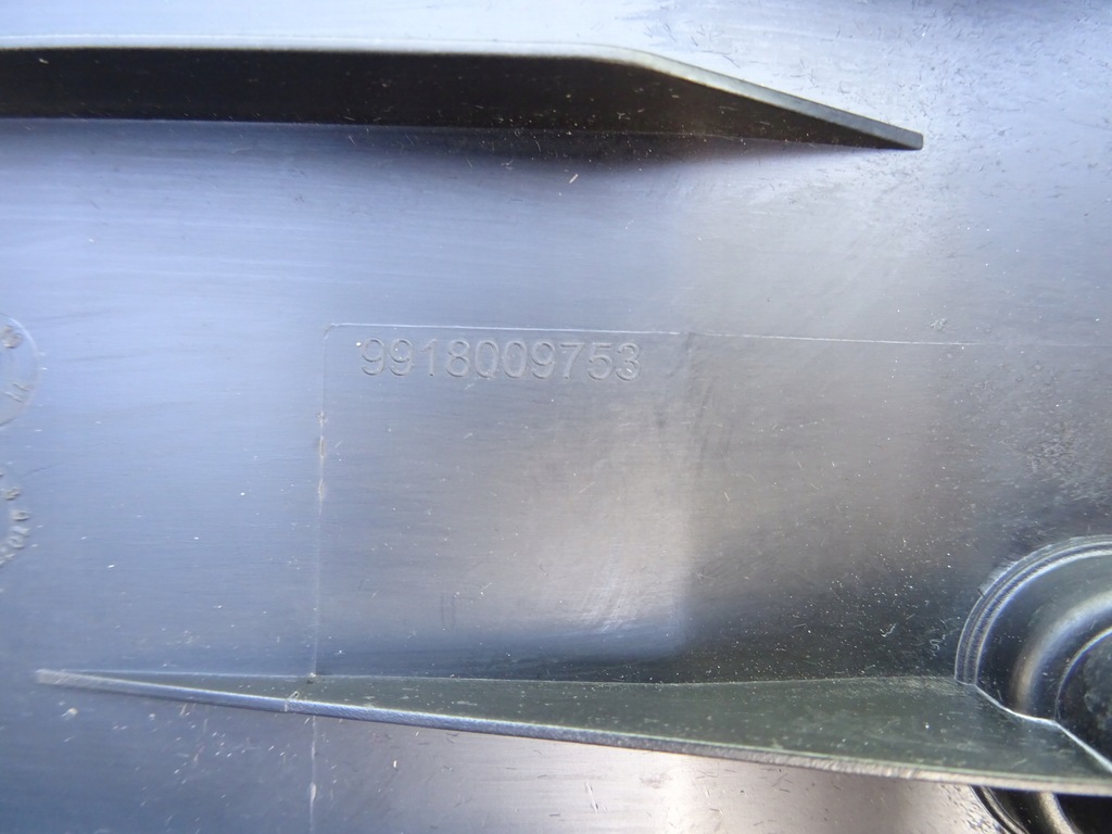 фото №6, Audi s8 a8 d4 аптечка сидіння 9918009753