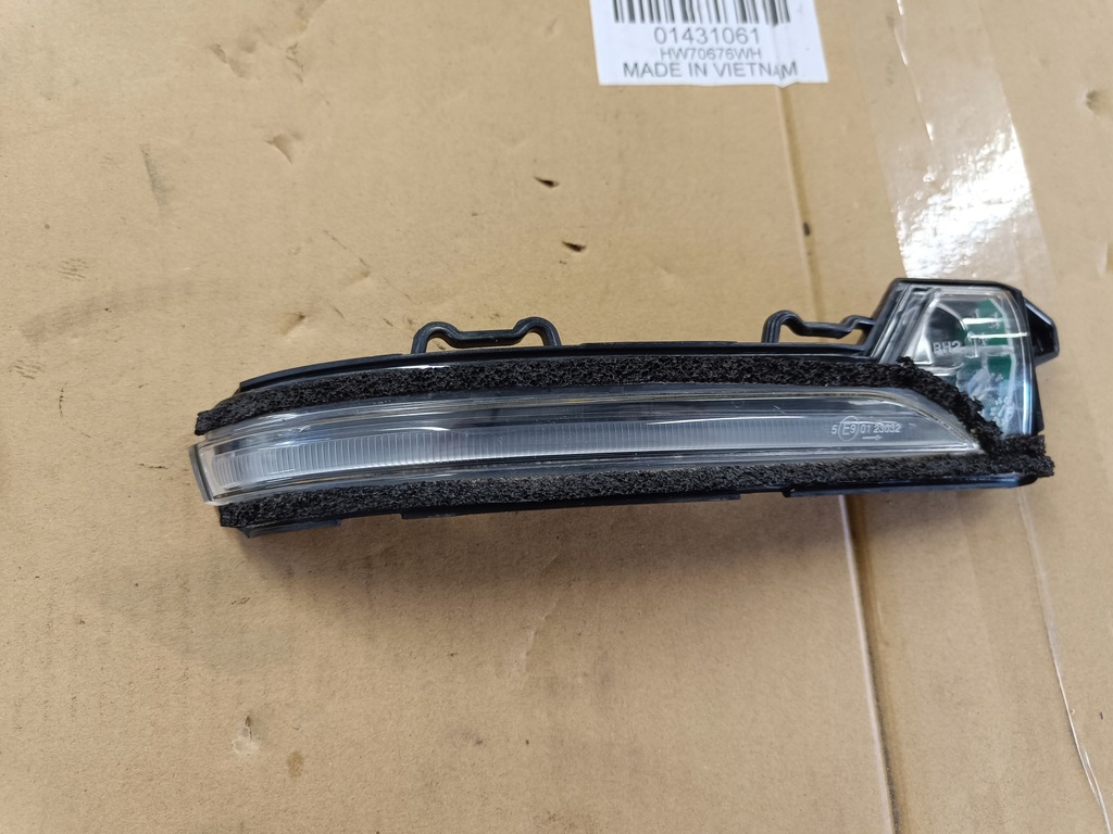 фото №1, Hyundai i20 iii - поворотник дзеркало правого