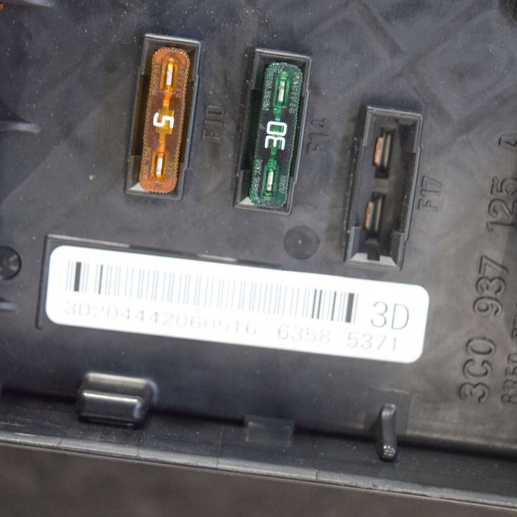 фото №7, Audi q3 8u 2017 коробка предохранителей / комплект