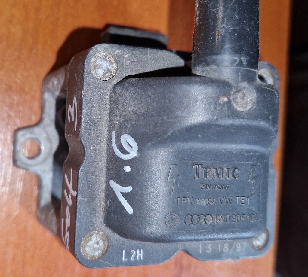 фото №4, Катушка зажигания vw golf iii 6no905104