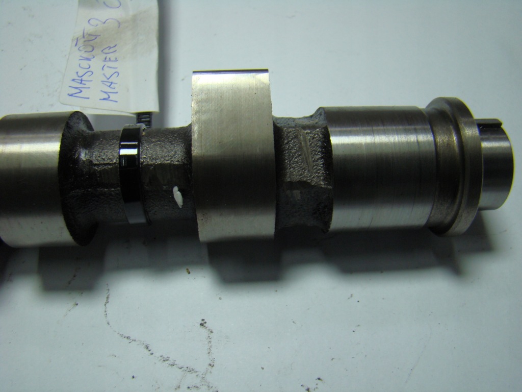 Вал распределительного вала выпускной впускной  master mascott 3.0 zd30 04-10 хороший в Украине