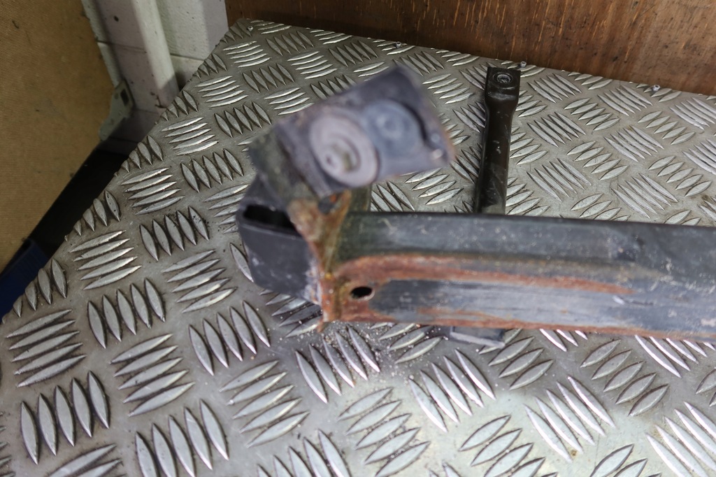 фото №11, Левый кронштейн зона деформации megane iv