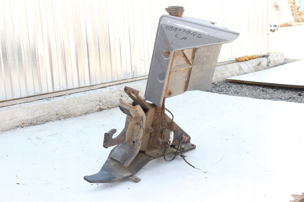 фото №6, Замок кабины крыло левый nissan cabstar