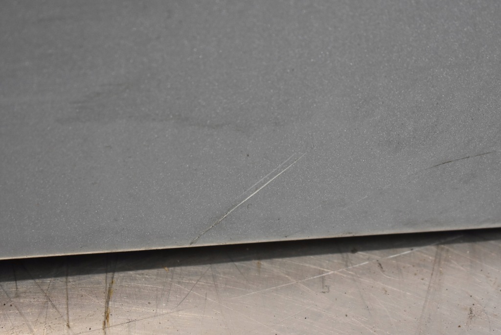 фото №7, Крышка багажника багажника задняя задняя нижняя часть серебристая land rover discovery 3 iii