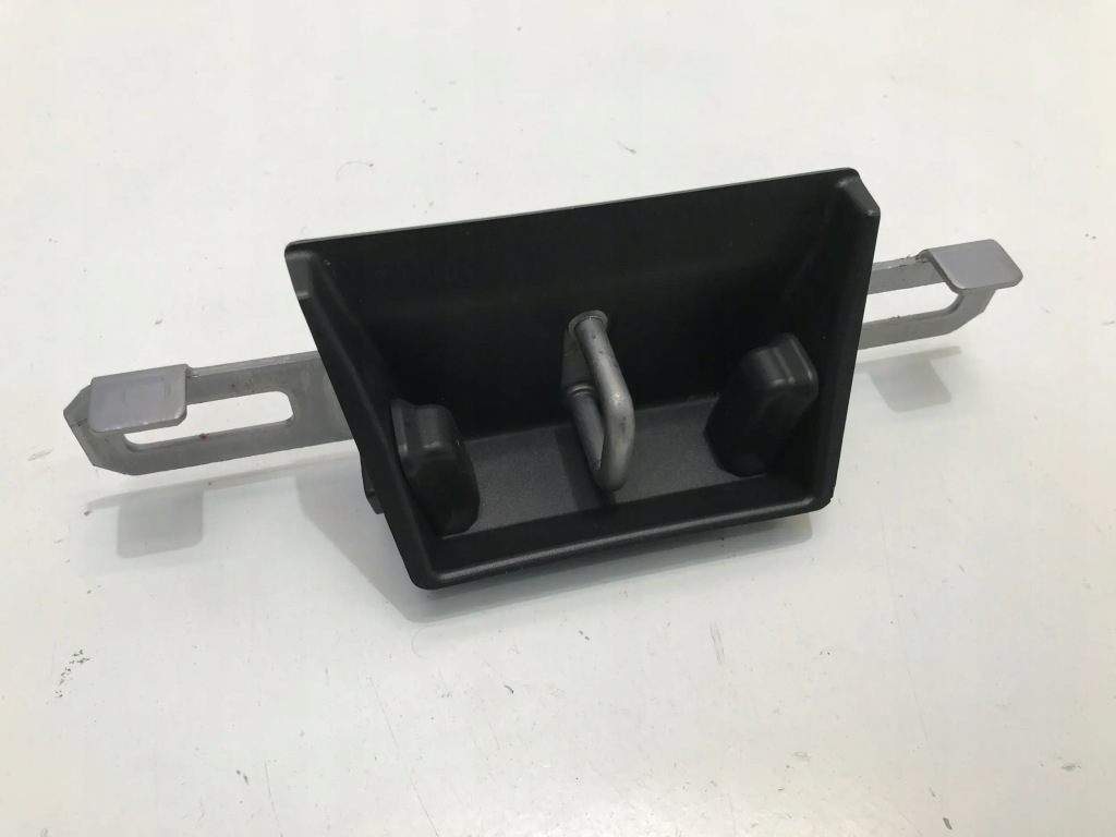 фото №1, Volvo xc40 засувка кришки багажника 31484517