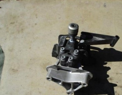 фото №1, Peugeot 407 coupe 2.7 hdi кронштейн подушка кронштейн