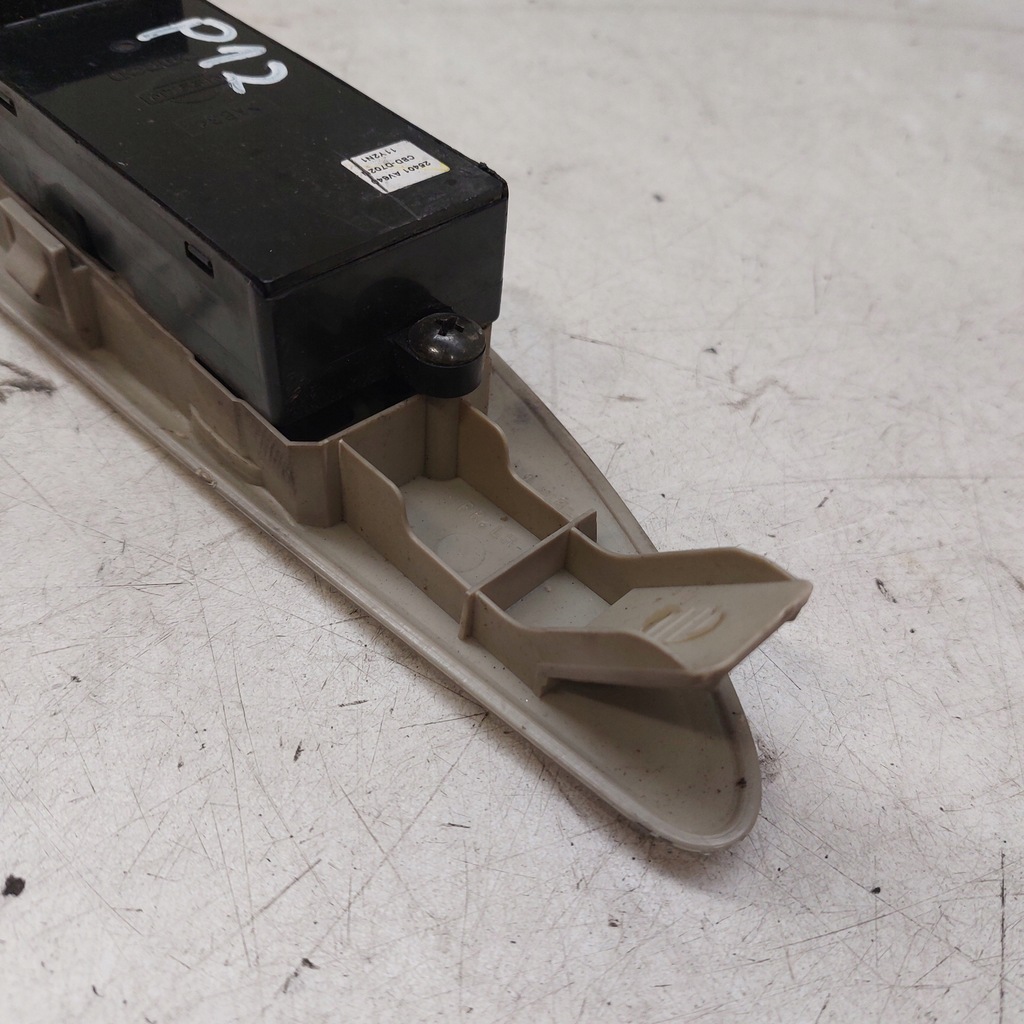 фото №8, Nissan primera p12 панель керування вікон перед