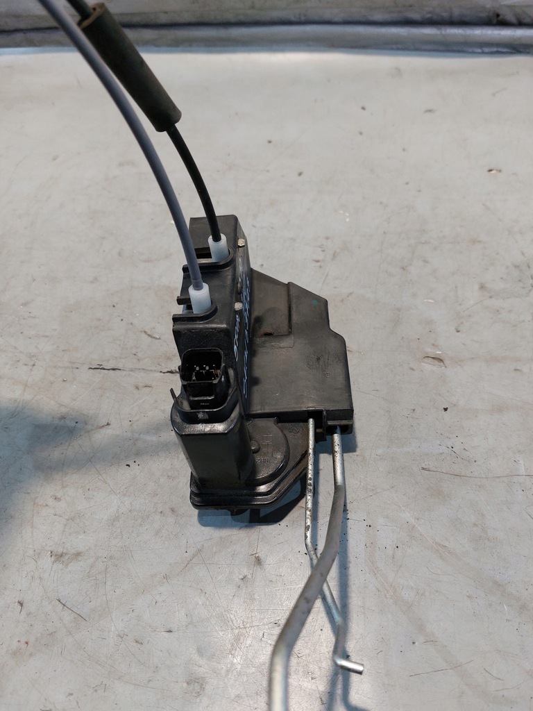 фото №7, Замок дверь правый перед 5pin hyundai i10 i