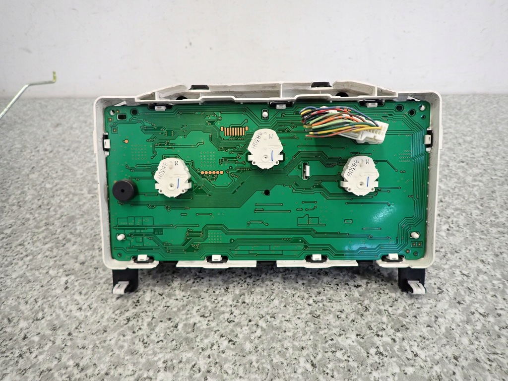 фото №4, Nissan note e11 1.4 benz 09-12 счетчик приборы europa