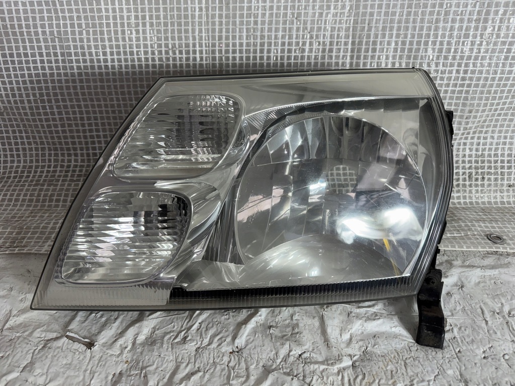 фото №1, Toyota hiace 08- ліва лампа передня