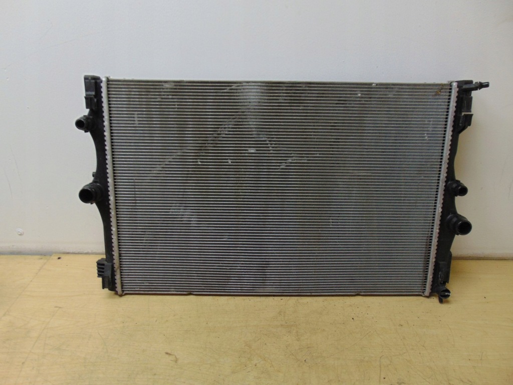 Радіатор води mercedes w177 w247 a2475000203 Київ