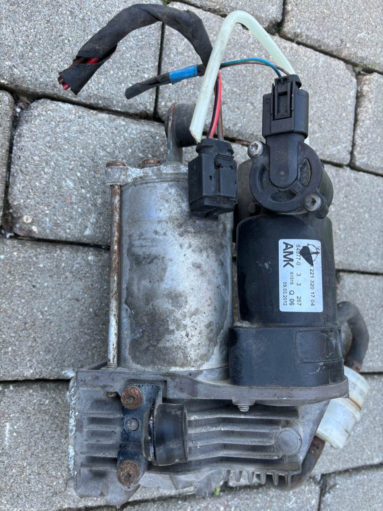 фото №1, Циліндр компресор головка mercedes s-klasa w221