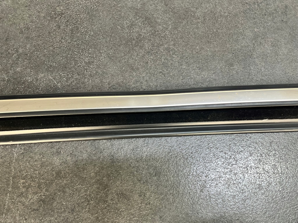 фото №3, Прокладка хром дверь правый задняя jeep compass ii 2017-