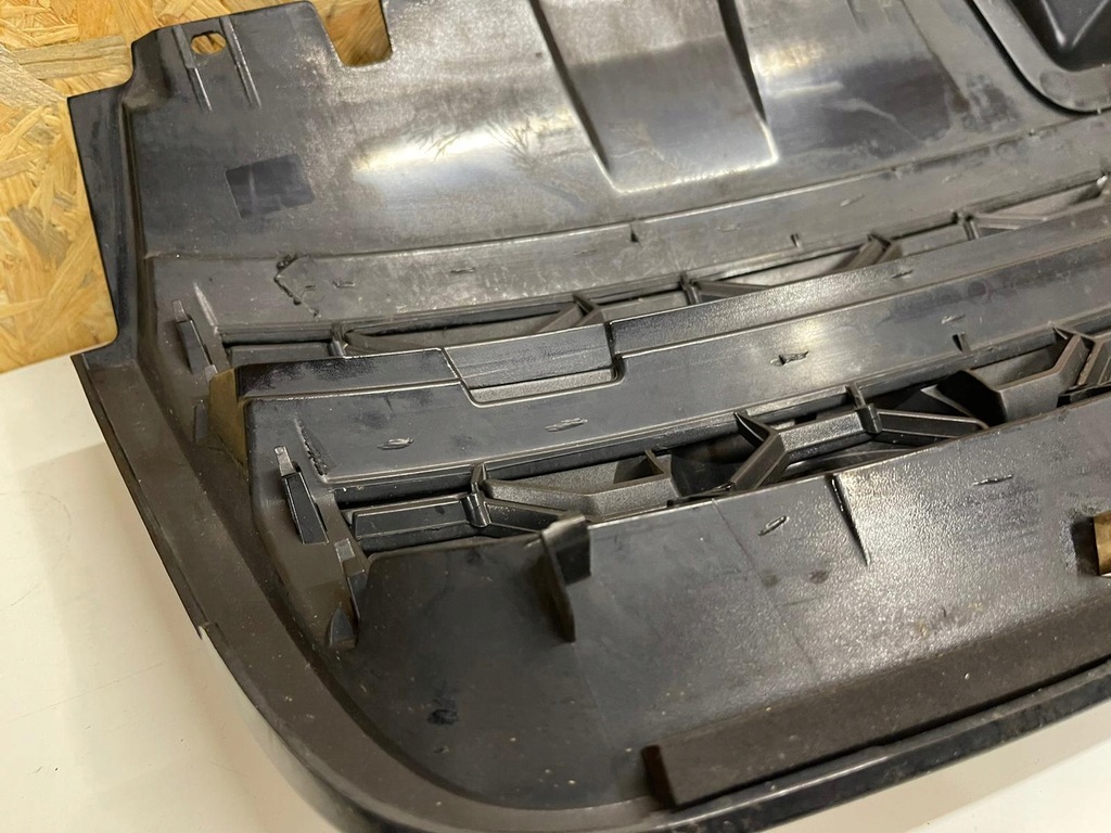 фото №11, Решітка радіатора бампера перед land rover discovery sport lr097949