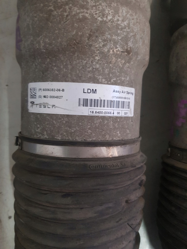 Tesla x s амортизаторы задние задний  правый левый Недорого
