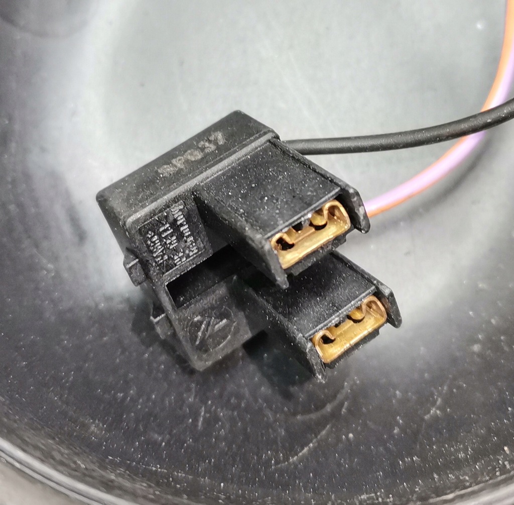 фото №12, Крышка заглушка лампы mondeo mk3 левая