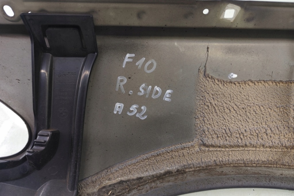 Крыло  передний правый  bmw 5 f10 a52 2.0l дизель 135kw 2011 в Украине