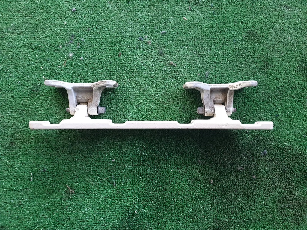 фото №1, Mini clubman r55 петля дверь задний 14187910