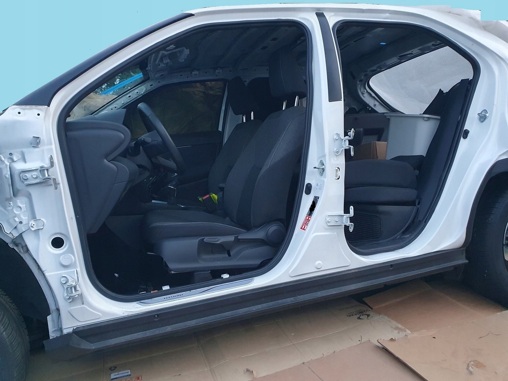 фото №1, Toyota yaris cross поріг bok блок двигуна лівий обшивка чверть